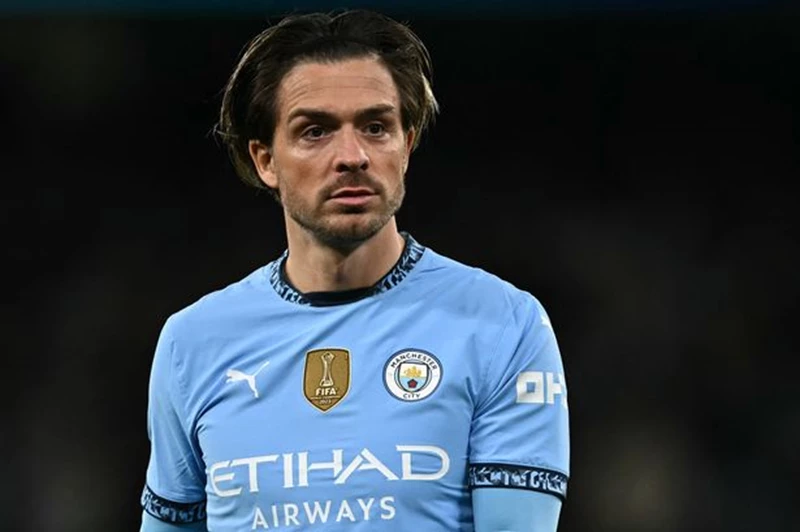 تدخل أربع أندية في سباق حثيث للتعاقد مع جريليش من مانشستر سيتي