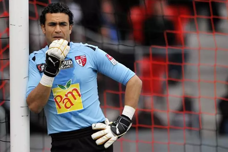 الحضري يكشف تفاصيل هروبه من الأهلي (فيديو)